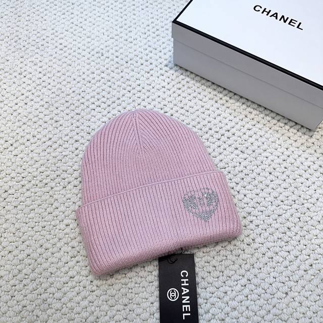 特批 Chanel香奈儿 简约水钻款针织毛线帽，超火爆质感一流，出街超好搭配！