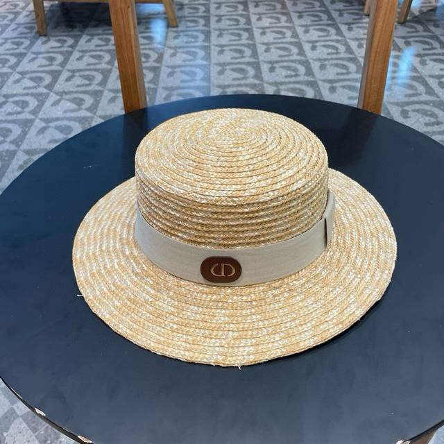 Dior迪奥 春夏新麦杆草帽简约大方，百搭单品～出街首选，新款帽型超美腻，新品上架