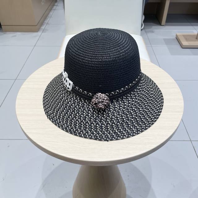 缪缪Miumiu 2025新款草帽，高级定制，名媛风，夏季防晒防紫外线，出行必备，百搭好看