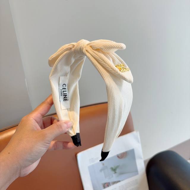 配包装 Celine 赛琳 网红新款蝴蝶结发箍，佩戴舒适无压力，造型搭配必备头饰！非常时尚百搭！女神必备！名媛范儿。