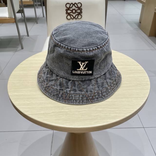 Lv牛仔渔夫帽，头围57Cm
