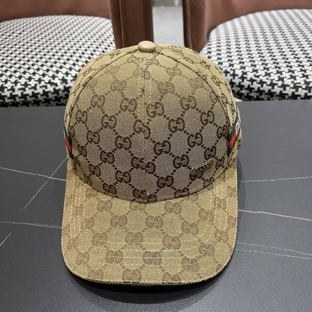 Gucci 古奇 新款原单棒球帽， 北面刺绣！专柜1:1，进口帆布+代购热门，男女可用百搭款，质量超赞！基础头围56，贴片可调节。