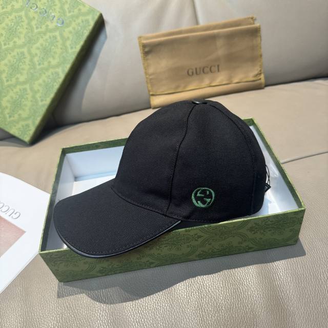 火爆新款回货！ 配盒子布袋，Gucci 古奇 最新款原单棒球帽，双G小刺绣，专柜1:1开模订制，专柜售价2060+，代购热卖款原版帆布面料+原厂订制弹力织带，纯