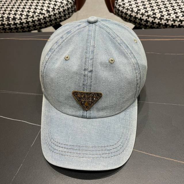 普拉达Prada 新款经典三角标牛仔棒球帽日常刚需 颜色完美 帽型正点 简直谁戴都好看质量超赞