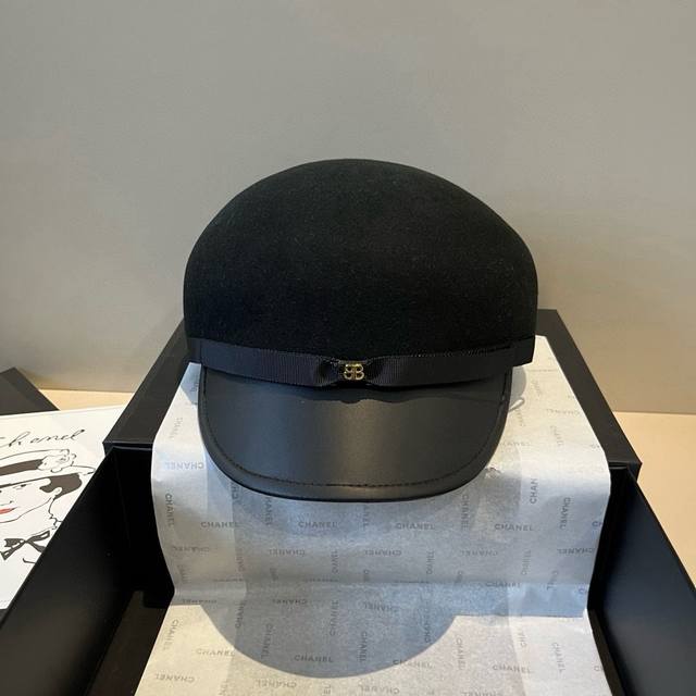 巴黎世家新款鸭舌军帽，百分百羊毛%头围57Cm 可调节