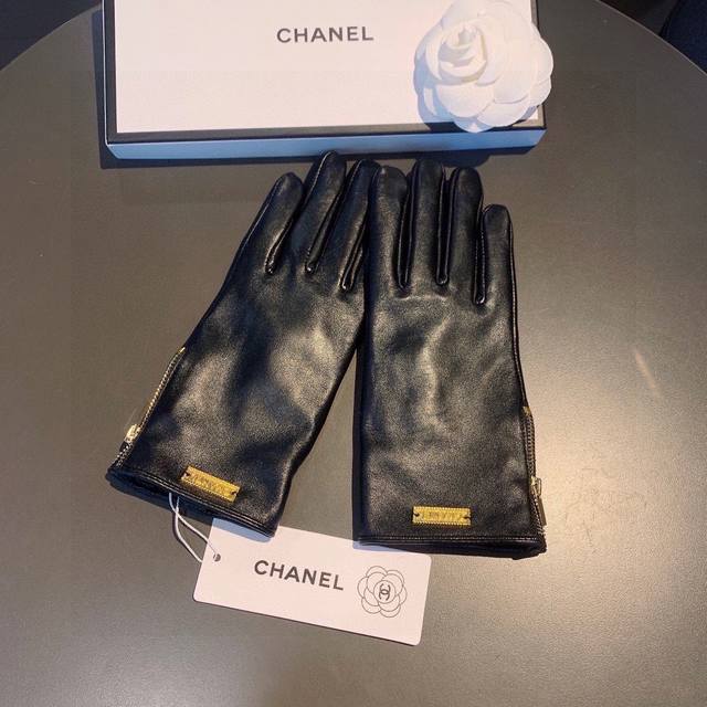 2025新款独家首发触屏手套 Chanel香奈儿 原单品质 官网同步女士新款高档羊皮手套女神首选 不可错过百分百选用进口羊皮 皮质细腻柔软 认准进口羊皮特有手感