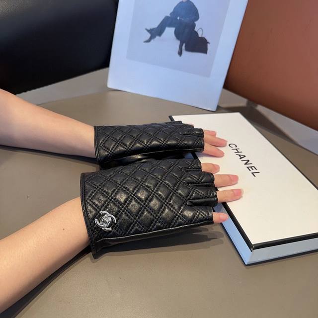 香奈儿羊皮手套，时尚手套，秋冬保暖加绒内里，经典简洁上手超舒适柔软、百搭！均码