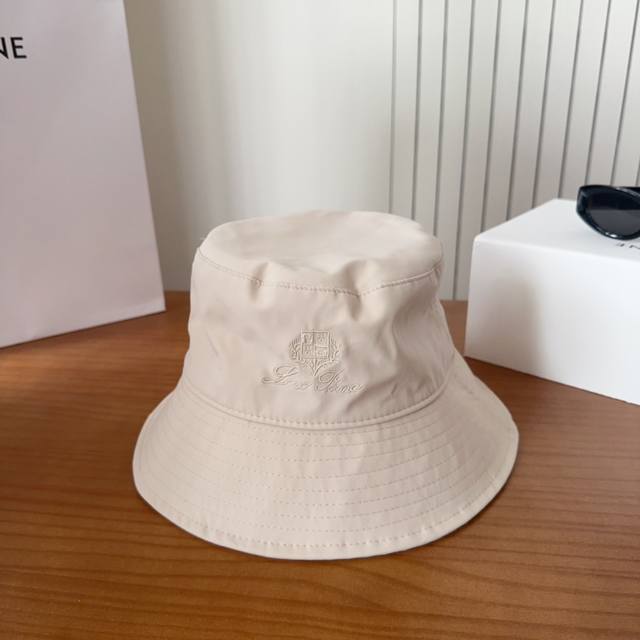 Loro Piana 诺悠翩雅 新款高版本渔夫帽帽，大牌同步，超好搭配，出货！