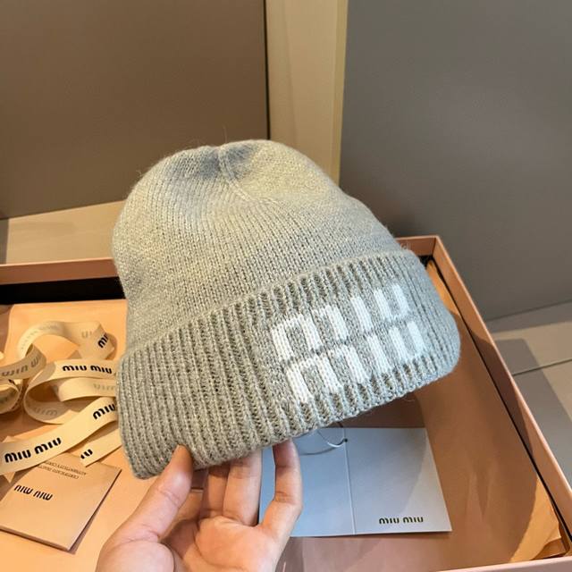 Miumiu缪缪专柜新款针织毛线帽