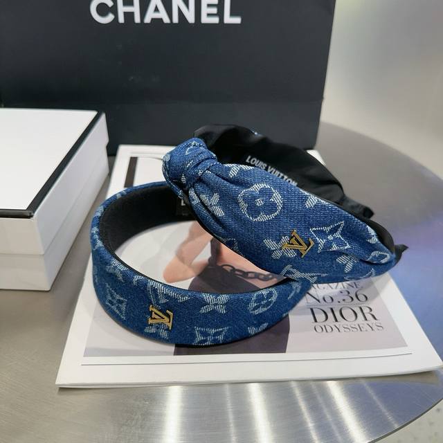 配包装盒 Louis Vuitton 路易威登 驴家牛仔发箍，经典Lv标志，简单大气，特别吸睛，超火爆小单品，潮人必备