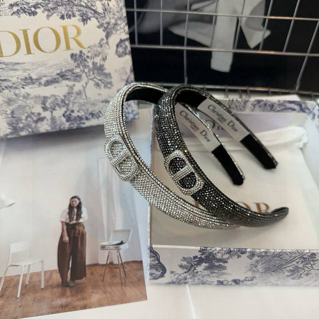 配包装盒 Dior 迪奥 D家新款发箍，满钻系列，时尚潮品，名媛风范十足！小姐姐必备