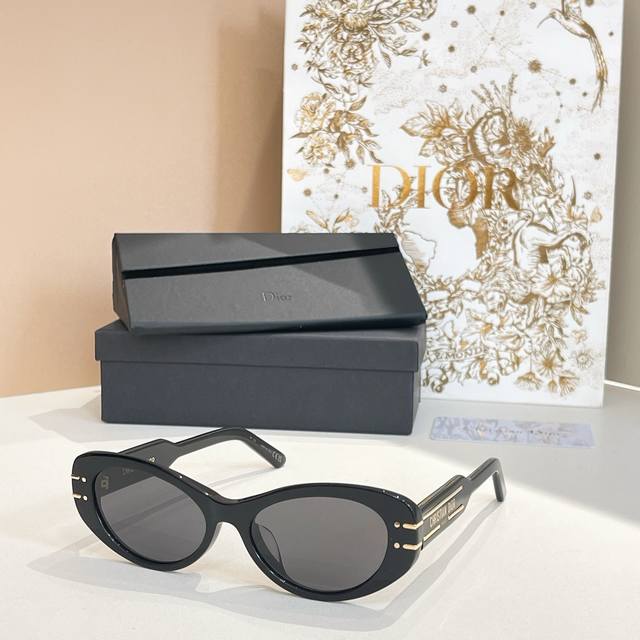 Dio*Model：Dior Signature B8Usize：53口17-135