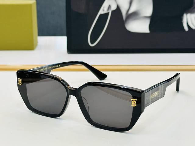 新款 Burberr*巴家 Be2396 百搭镜架Size：64口12-145 高品质 到货 Q男女款太阳镜