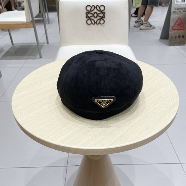 Prada普拉达新款复古鸭舌帽前进帽时尚八角帽潮百搭贝雷帽女秋冬户外