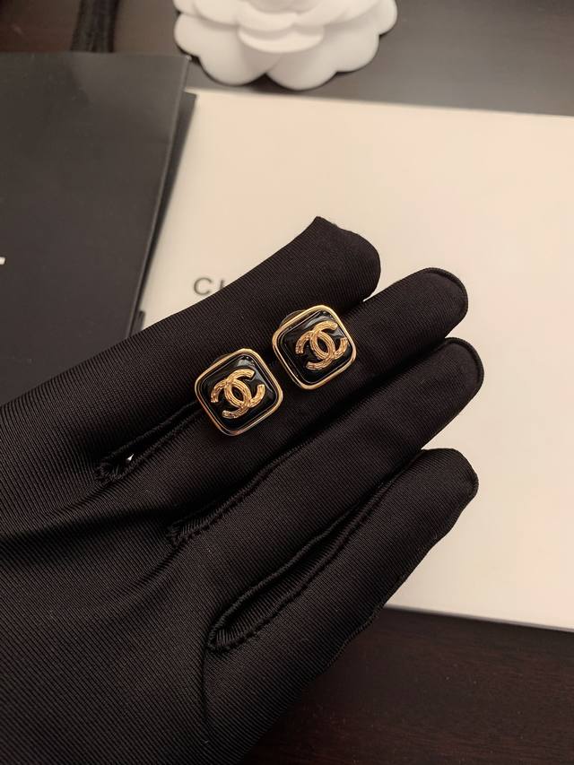 Ch*Nel 复古方形耳钉 一致Zp材质