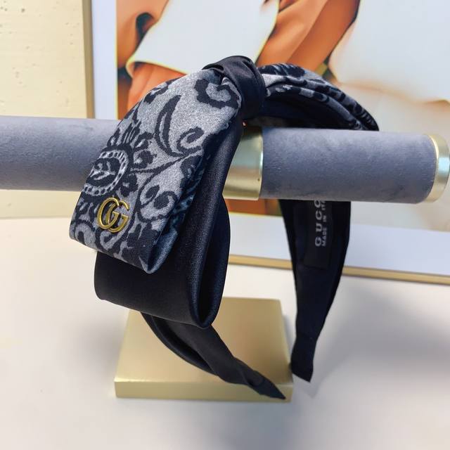 Gucci古驰 Gucci发箍 绸缎蝴蝶结复古Logo轻奢风发箍气质百搭小仙女必入单品名媛风十足～宝藏款 闭眼入推荐款 单个