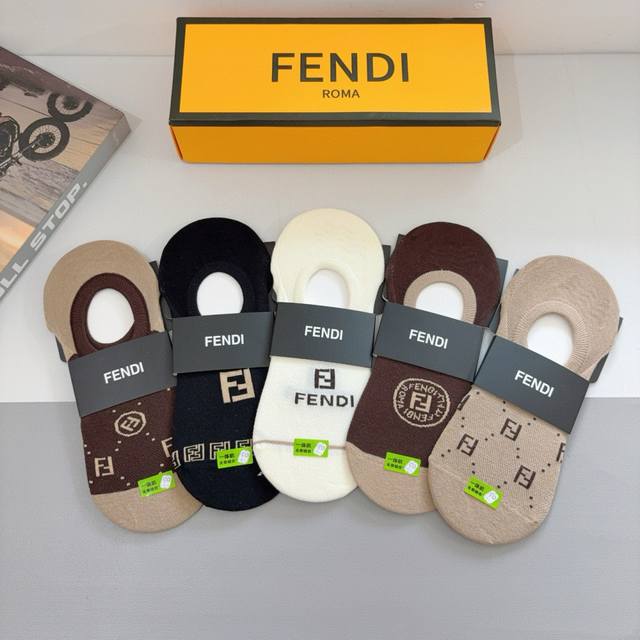 配包装 一盒5双 Fendi 芬迪 经典纯棉船袜，秒杀市场普通货，经典图案Logo，专柜同步袜子大牌出街，潮人必备，超好搭