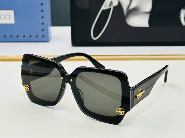 Gucc* 古家Gg1626 Size：55口17-145 女士款 墨镜搭配镜框时尚靓丽 K个性十足