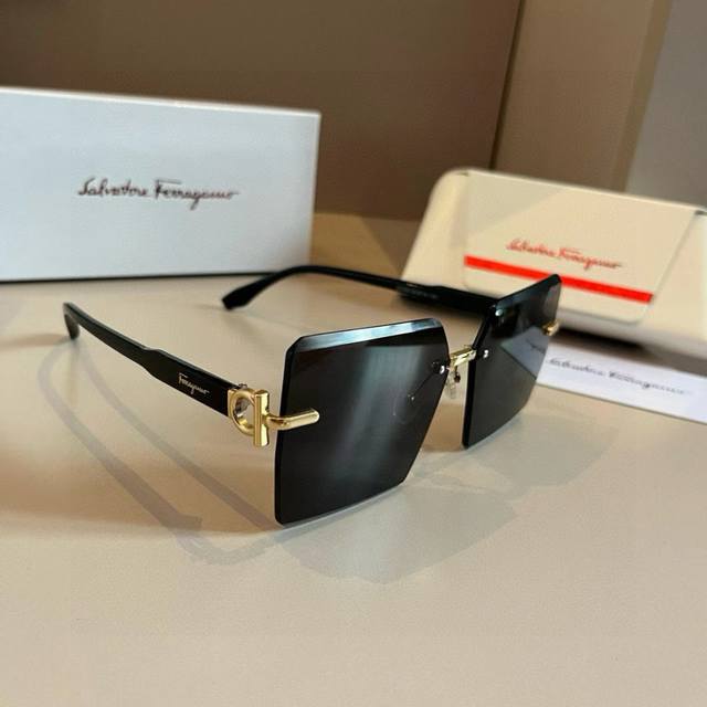 Ferragamo菲拉格慕 新品 欧美新款个性太阳镜女士防紫外线墨镜时尚运动情侣 高端大气