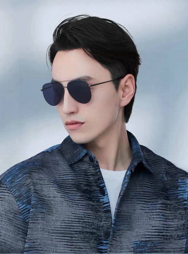 Gucci 男款炫彩飛行員偏光太陽鏡 材質：高清尼龍加厚卡槽高清偏光鏡片 無邊框鏡架顏型號：G1120