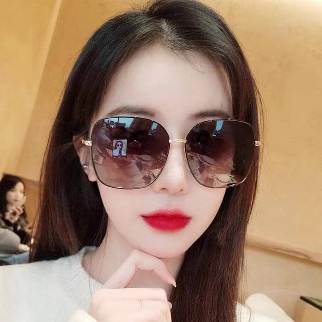 Dior-迪奥 2025开春新款 潮流爆款 时尚方框偏光太阳镜 高品质 佩戴舒适 网红潮款墨镜 型号：D6333
