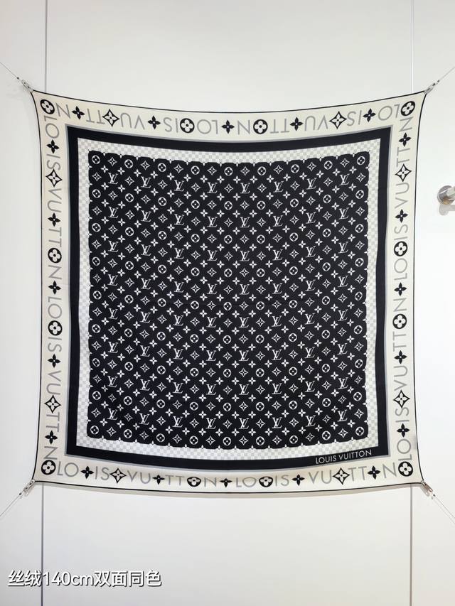 Rlv2545 双面同色 140X140Cm 70%羊绒30%真丝 Lv Monogram Infinity