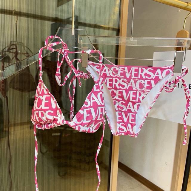Puccl 专柜新款分体比基尼 适合多种场景的游泳衣♀海边 游泳池 温泉 水上乐园 漂流都可以内搭也完全可以 连体设计遮肉显高挑 腹部有点肉肉也不影响咱美美的