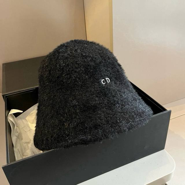 Dior迪奥手抓冷帽，头围57Cm