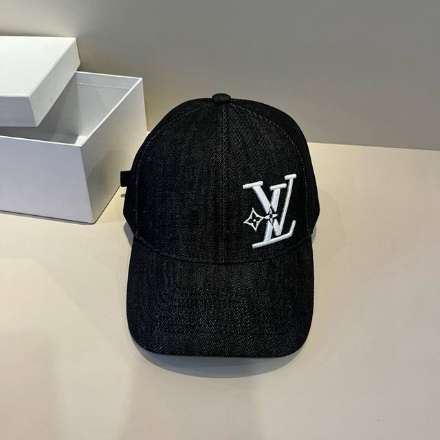 路易威登棒球帽 Louisvuitton新款Lv棒球帽，重工打造高端大气，百搭款男女通用！跑量！