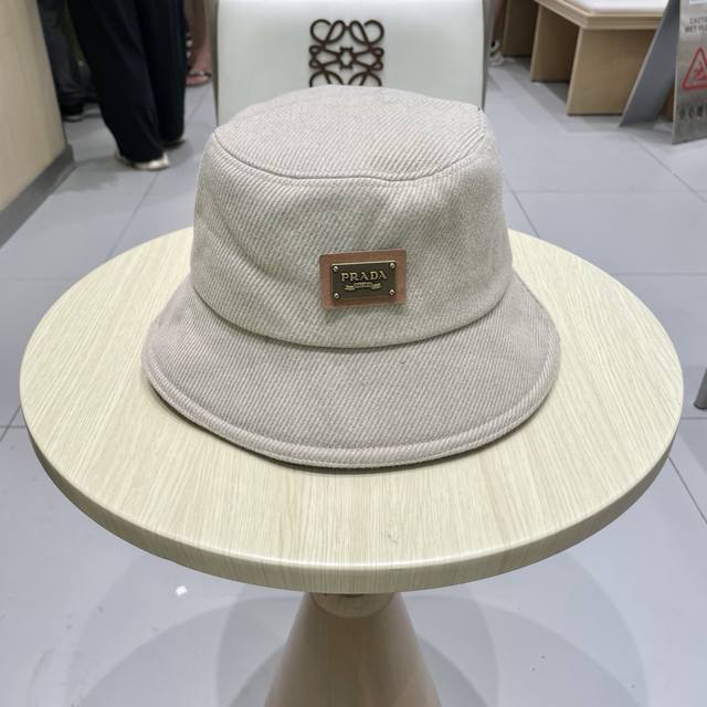 普拉达 Prada 25秋冬新款大牌渔夫帽，显脸小 大牌款超好搭配，赶紧入手！