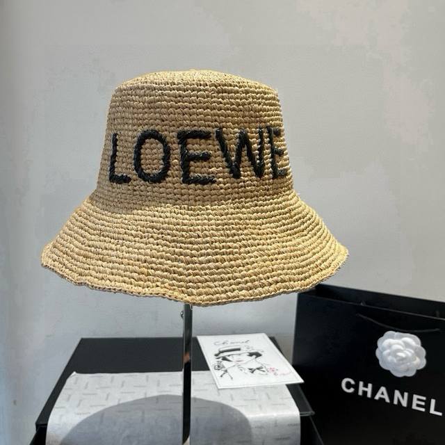 Loewe罗意威 高级刺绣Logo，做工贼难，纯手工钩织供不应求，卖一个少一个，头围57Cm