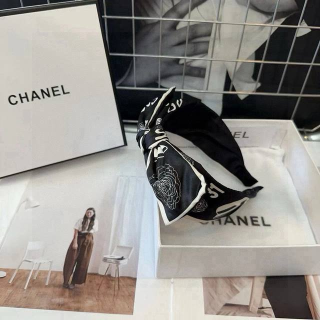 配包装盒 Chanel 香奈儿 小香爆款发箍，Coco山茶花，名媛范儿十足，小仙女必备