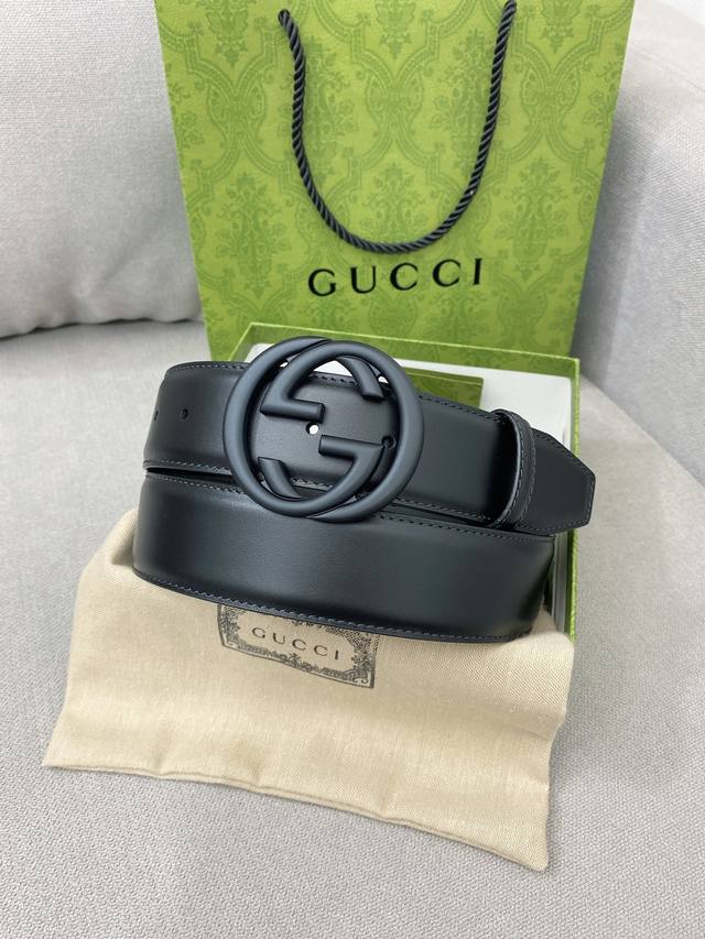 G家 海外新款腰带，顶级品质，采用原厂皮制作，光身设计，简约大方，时尚百搭，宽度4.0Cm 顶级