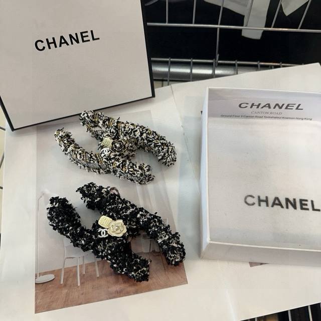 配包装盒 Chanel 香奈儿 最火爆新款抓夹，绝美的一款！时尚潮品 小仙女必眼入