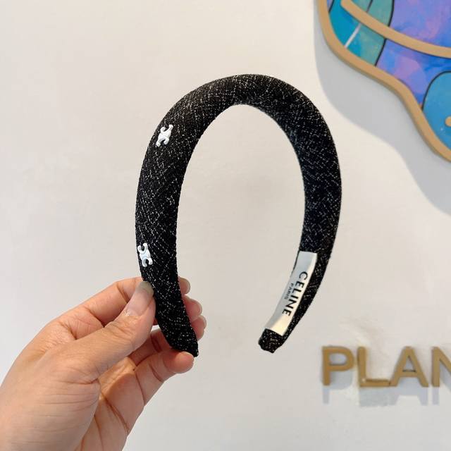 配包装 Celine 赛琳 新品网红同款发箍，佩戴舒适无压力，造型搭配必备！时尚外出百搭款发饰！