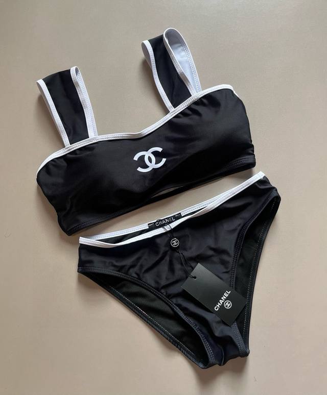 Chanel 香奈儿新款比基尼泳衣适合多种场景的游泳衣♀海边 游泳池 温泉 水上乐园 漂流都可以内搭外穿也完全可以 面料：透气舒适。速干弹性的游泳衣更加帖肤易清