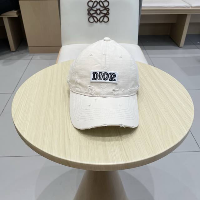 Dior迪奥 新款走量简约棒球帽，新款出货，大牌款超好搭配，赶紧入手！