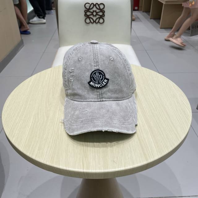 Moncler蒙口纯棉灯芯绒棒球帽，欧美重工手法，多重内里，曰韩潮流，时尚大气，帅哥美女必入款配防尘袋旅游出行必备！！！