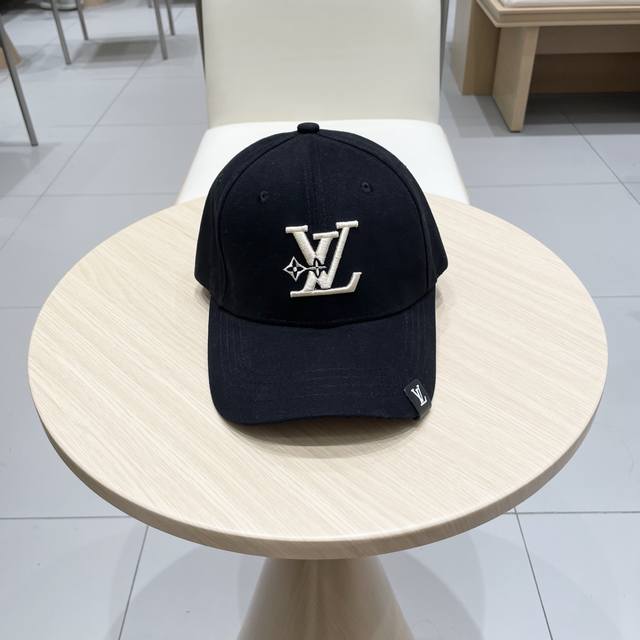 Lv路易威登 官网高版出货，经典棒球帽，非常经典的经典，流行的复古美，四季可用，出门必备，非常显脸小