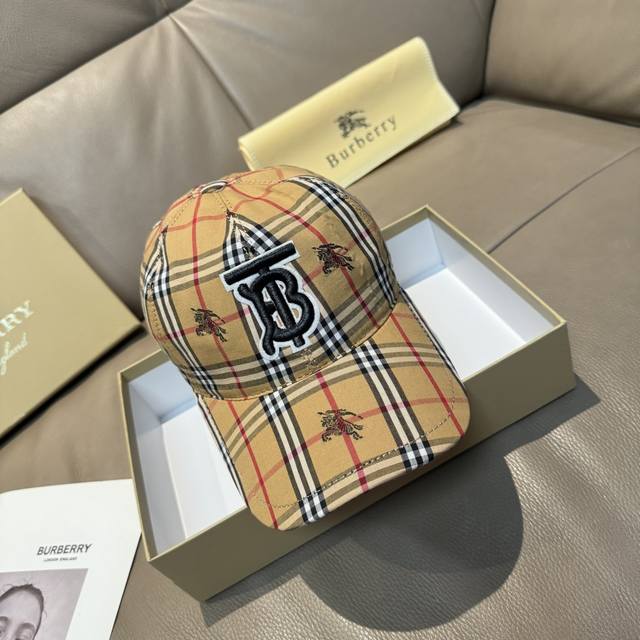 配包装布袋，巴宝莉原单棒球帽， Tb格子战马，专柜1:1开模订制，纯棉面料+头层牛皮，轻盈透气！实物拍摄，男女适用。