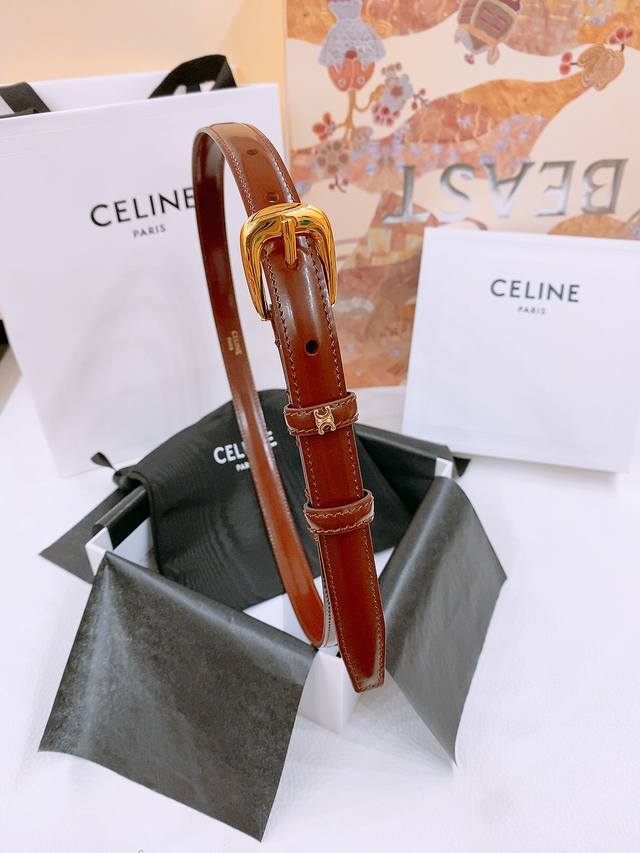 Celine 凯旋门新款针扣腰带 超简约大气的腰带1.8精品，顶级进口牛皮制作，牛皮搭配牛仔，搭配黄铜金扣，手感柔软细腻，上身效果超级好看. 宽度：1.8毫米