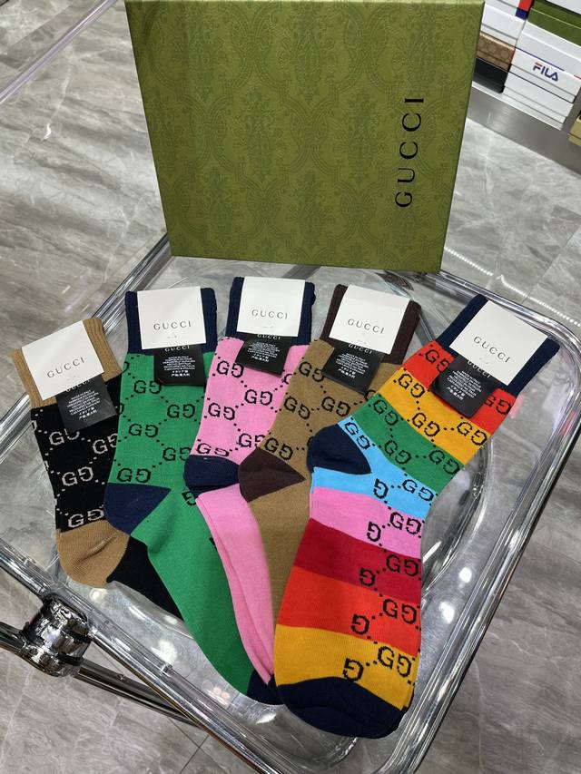 特 配专柜包装 Gucci 古驰 新款中长款堆堆袜袜子！一盒五双，专柜同步筒袜袜子，大牌出街，潮人必备超好搭
