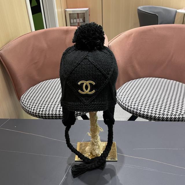 Chane*香奈儿新款滑雪系列毛线帽，火爆全网的雷锋帽，谁戴谁好4个色 黑白百搭酷帅男女可戴情侣款，羊毛羊绒材质 保暖又好看，必备