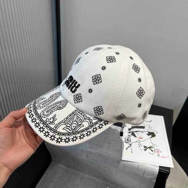 缪缪新款鸭舌帽，25年专柜新款，头围57Cm