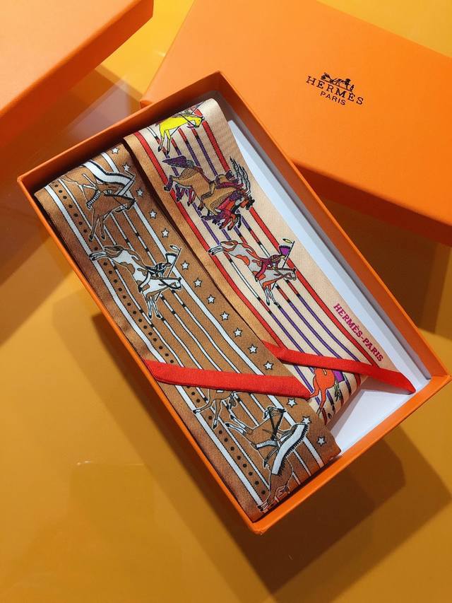 Phms2112 爱马仕 波尼族酋长 丝带 这是一个来自内布拉斯加和堪萨斯平原地区的部落，部落原住民在十九世纪末被迫搬迁至俄克拉荷马州的印第安保留地。波尼族酋长