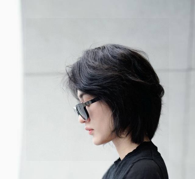 Dior 2025新款潮流爆款 时尚方框太阳镜 佩戴舒适 网红潮款墨镜 女士高清加厚偏光太阳镜 高品质Tr镜框 型号Cd1113