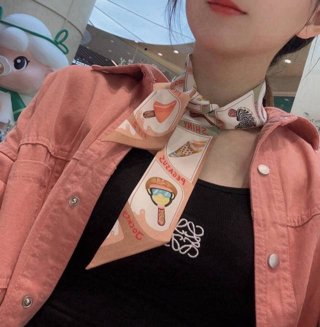 H趣味冰激凌 Twilly 100%桑蚕丝，18姆米双层斜纹重磅斜纹真丝，86X5Cm