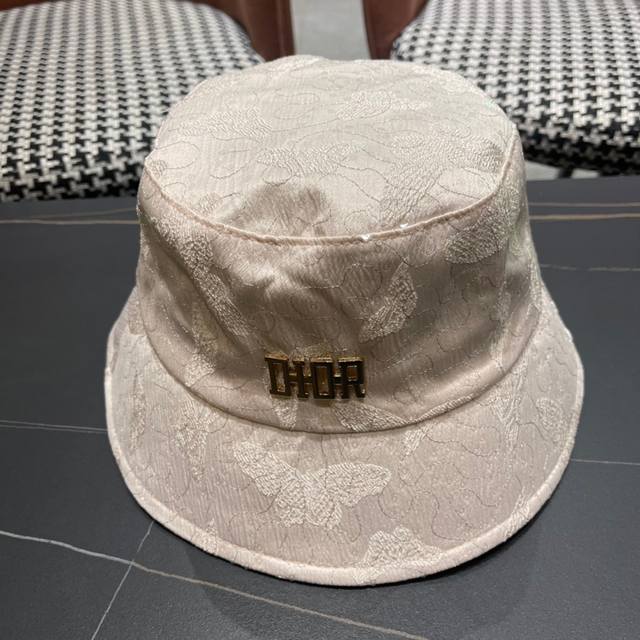 Dior 迪奥 新款渔夫帽， 精致純也格调很有感觉，很酷很时尚，质量超赞
