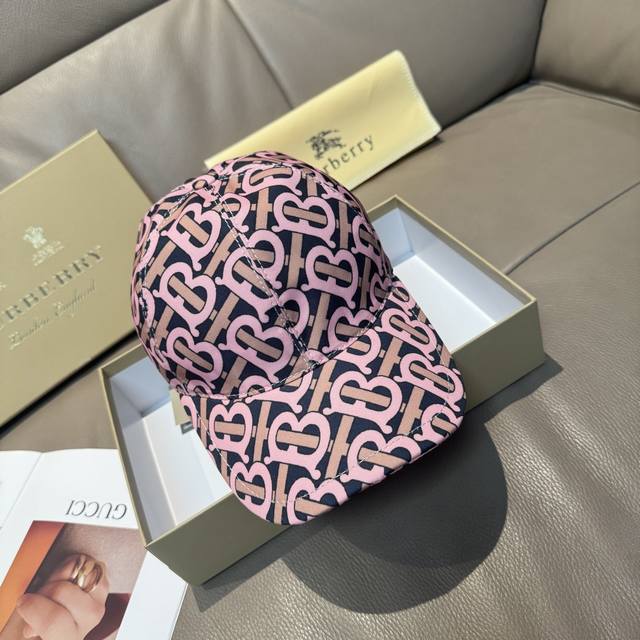 配盒子布袋，Burberry 巴宝莉 最新款棒球帽，正品开模订制，全新Tb图纹，原版印花面料，做工细致无瑕，原厂品质，独家实物拍摄，拼手速哦！