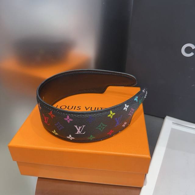 配包装盒 Louis Vuitton 路易威登 最新款Lv七彩发箍，烫金Logo 官方款